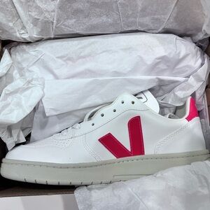 VEJA V-10 Rose Fluo (Pink) Low Top Sneakers Size 8.5 NEW $195 MSRP